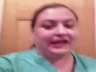Mollig krankenschwester zeigt an sie riesig titten, kostenlos hd x nenn film f6