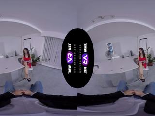 Virtual reality- si rambut coklat €mployer