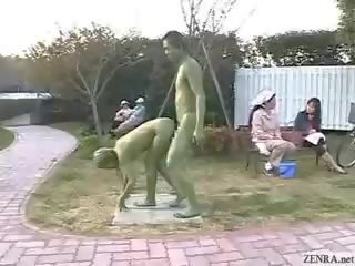 Zelená japonské záhrada statues súložiť v verejnosť