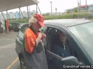 Gas station mormor körd i den land