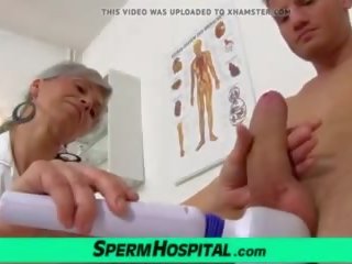 Medicin bekläs kvinnlig naken hane avrunkning med euro hustru beate: fria smutsiga klämma f2
